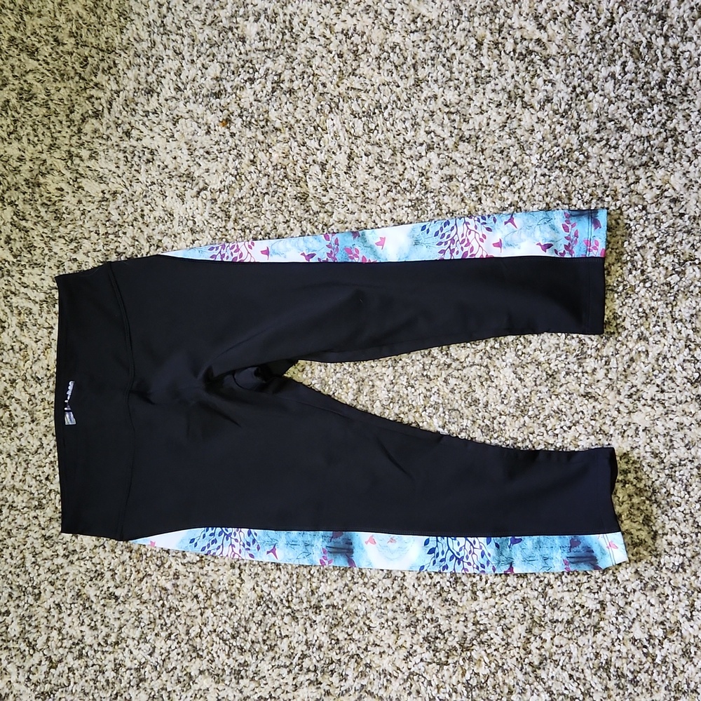 LuLaRoe Capri length exercise leggings